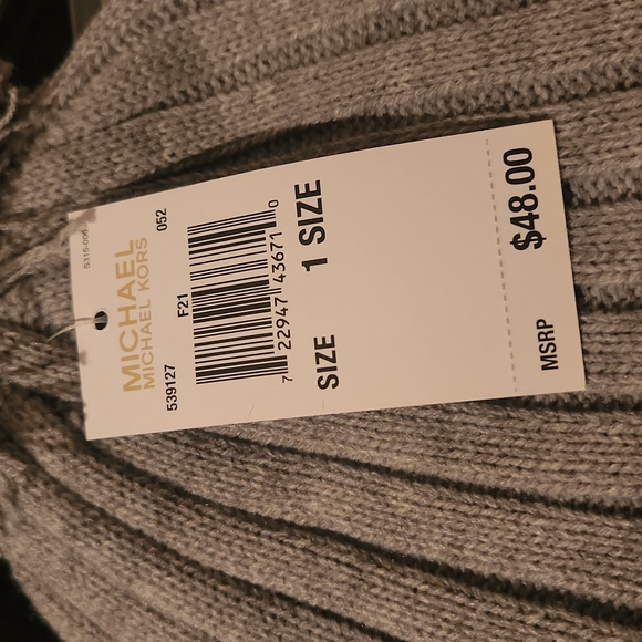 MICHAEL Michael Kors beanie with pom - Picture 2 of 5